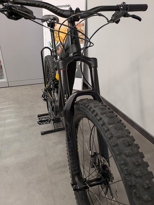 SPECIALIZED KENEVO